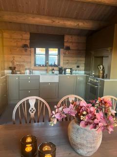 Design cabin with mountain views in Hafjell - 3