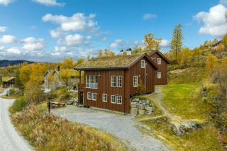 Mountain cabin with sauna and ski-in ski-out - 0