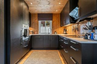 Mountain cabin with sauna and ski-in ski-out - 1