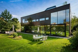 Modern industrial dream with sunny rooftop - 9