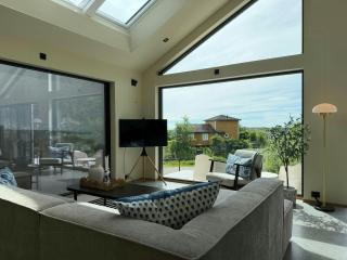 New Scandinavian cabin with sea views on Hisoy - 7