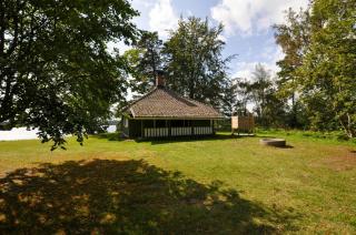 Hunting lodge by Sweden's largest private lake - 9