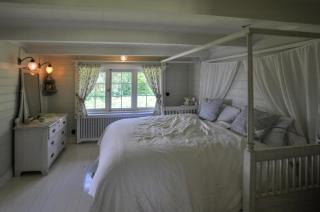 Hunting lodge by Sweden's largest private lake - 4