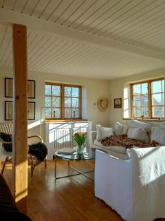 Farmhouse from 1828 with private rocky shore - 6