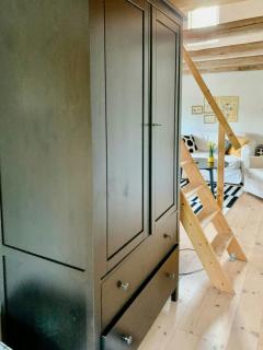 Airy yellow house with high open ceilings - 1