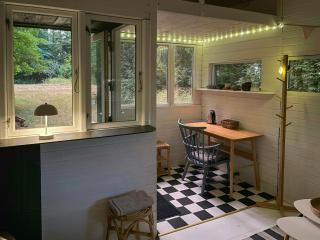 Tiny house in the forest at Alebaekgard - 2