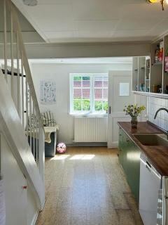 Fisherman's cottage with enclosed courtyard - 6