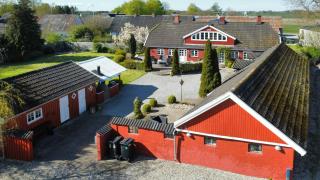 Historic farmhouse from 1802 near Oster Hurup - 9