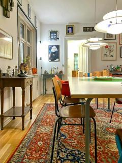 Artist's home from 1911 with park garden - 4
