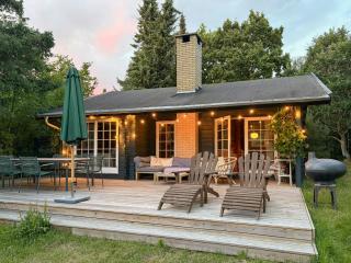 Log cabin with annexe and natural garden - 0
