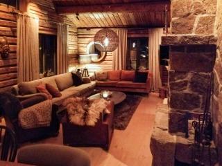 Timber cabin with stone fireplace and fell views - 3