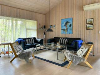 Cozy summer house with a large natural plot - 6
