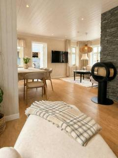 Historic house by the fjord in Solvorn - 7