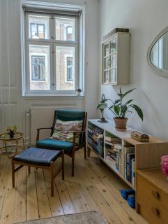 Historic flat with garden and French balcony - 7