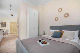 Przytulne Studio w Kamienicy Blisko Rynku by Noclegi Renters - 1