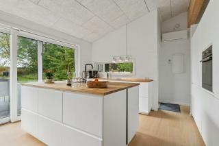 Holiday home with large doors and forest - 5