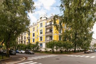 Corner flat with two balconies in Sorgenfrigata - 9