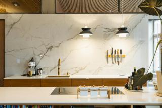 Light apartment with rooftop views in Toyen - 5
