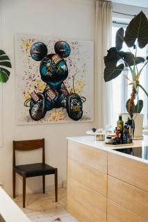 Light apartment with rooftop views in Toyen - 4