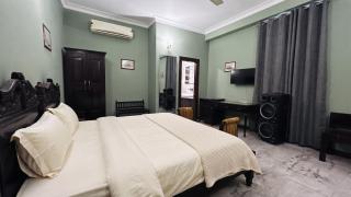 FabHotel Haven Square - 4
