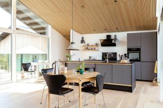 Architect-designed gem with views of Veno Bay - 8