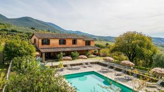 Farmhouse with pool between Orvieto and Todi - 9