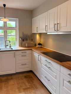 Cozy 1930s townhouse with garden - 6