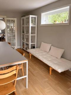 Cozy 1930s townhouse with garden - 4