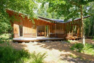 Hand-built timber and clay cottage by Botoskoven - 0