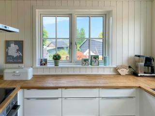 Newly built holiday home with sea view - 7