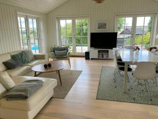 Newly built holiday home with sea view - 1