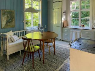 Cozy cottage with fireplace and sunny veranda - 8