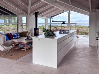 House on wild heathland in first row to the sea - 5