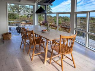 House on wild heathland in first row to the sea - 3