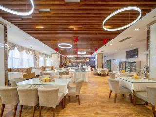 Zhonglian Harbor Hotel - 8