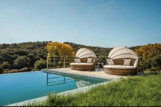 Border design estate with historic olive grove - 8