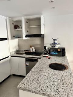 G04 one bedroom apart/balcony/fountain view - 4