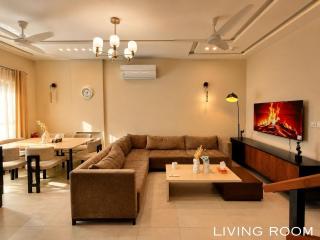 Elegant 3-Bedroom Entire Home in DHA Phase 5 - 0
