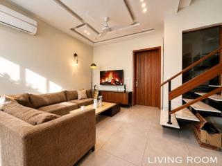 Elegant 3-Bedroom Entire Home in DHA Phase 5 - 9