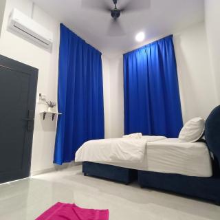 Roomstay Teacher 3 - 8
