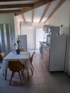 Studio charmant Sainte-Rose 40 m² jardin - 4