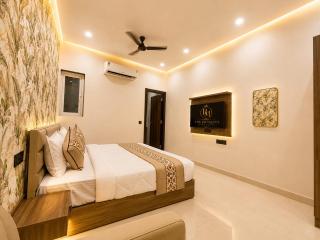 Hotel BM Velvet-The Premium Rooms " 5 Min Walk From Sector 18 Rohini Metro Station " Couple Friendly " - 8