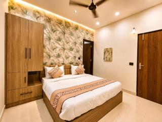Hotel BM Velvet-The Premium Rooms " 5 Min Walk From Sector 18 Rohini Metro Station " Couple Friendly " - 2