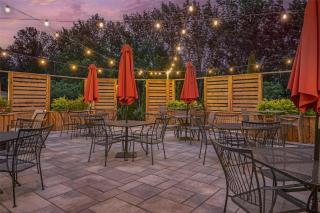 Best Western Plus Bridgewater Hotel & Convention Centre - 5