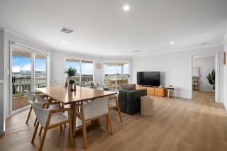 Beachley House - 4 bed home in North Beach - 5