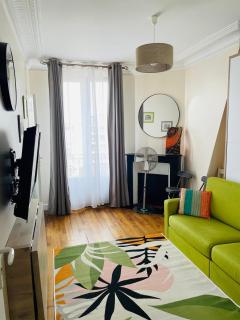 Smart and Cozy Apartment just by Paris - 9