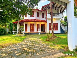New Look Holiday Bungalow - 0