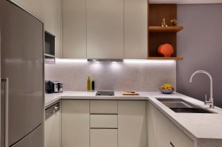 DoubleTree by Hilton Sharjah Waterfront Hotel And Residences - 7