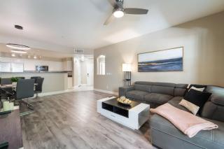 2 BR Vegas Oasis Pool Parking Near Strip - 1