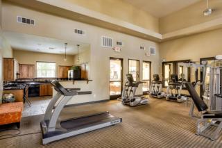 2 BR Vegas Oasis Pool Parking Near Strip - 8